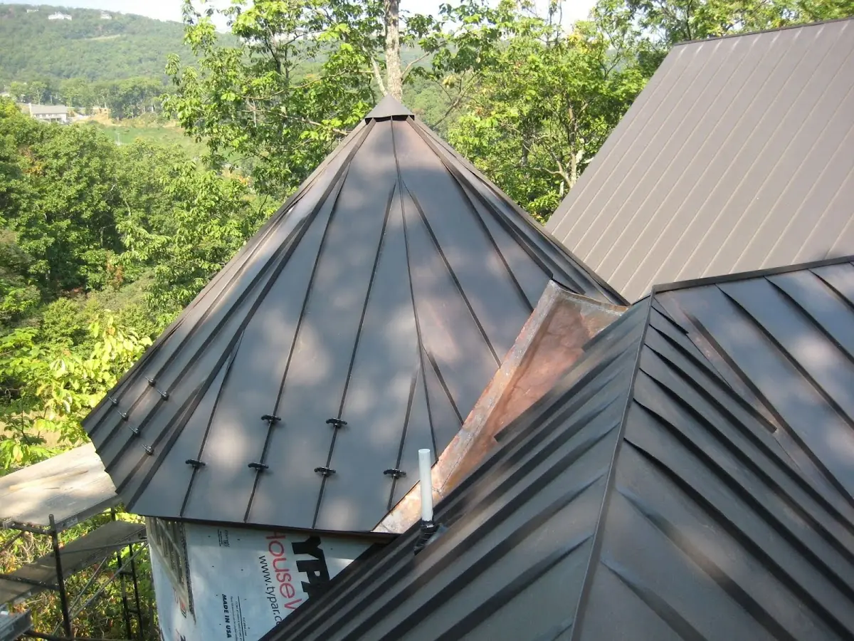 Professional Roof Tarp Installation by Craftsman Roofing in Three Oaks